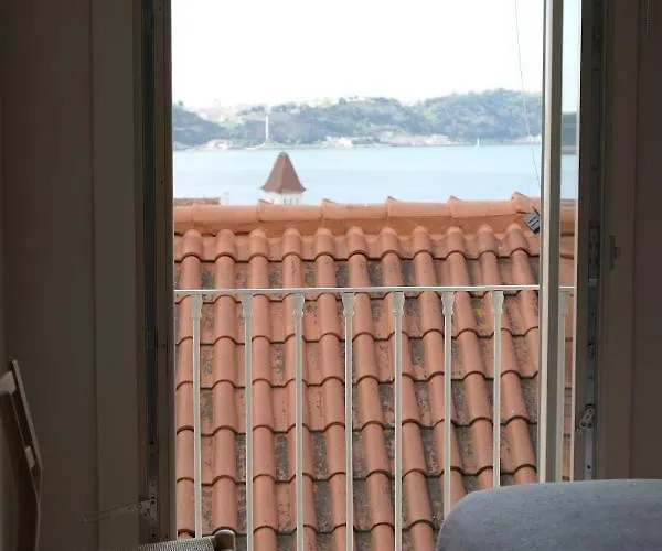 Casas Na Portuguesa - Bica Chiado