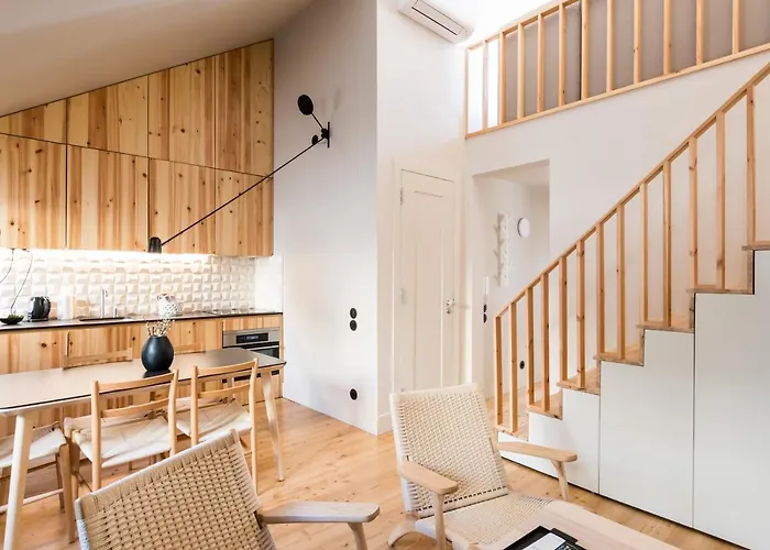 Casas Na Portuguesa - Bica Chiado
