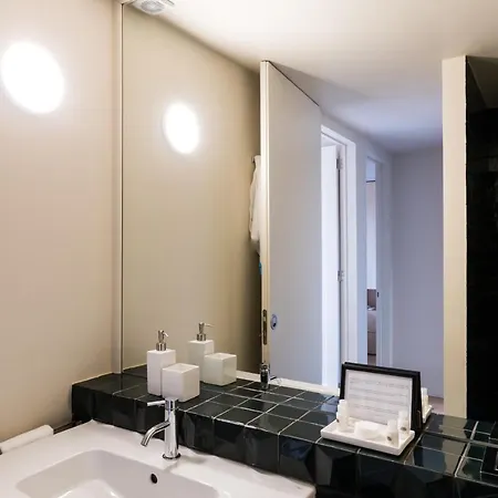 Casas Na Portuguesa - Bica Chiado Apartment