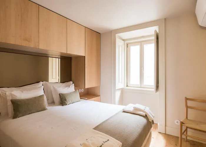 Casas Na Portuguesa - Bica Chiado 리스본